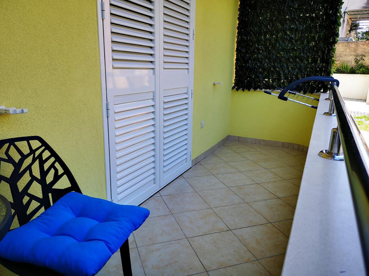 Deluxe Apartment F & M Tučepi Exterior foto