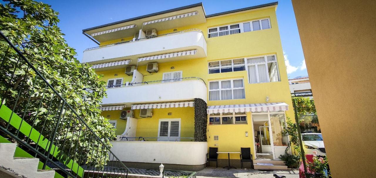 Deluxe Apartment F & M Tučepi Exterior foto